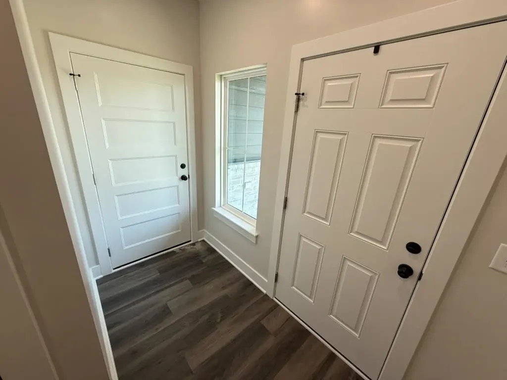 9002 E Forbes Circle Bel Aire KS 67226
