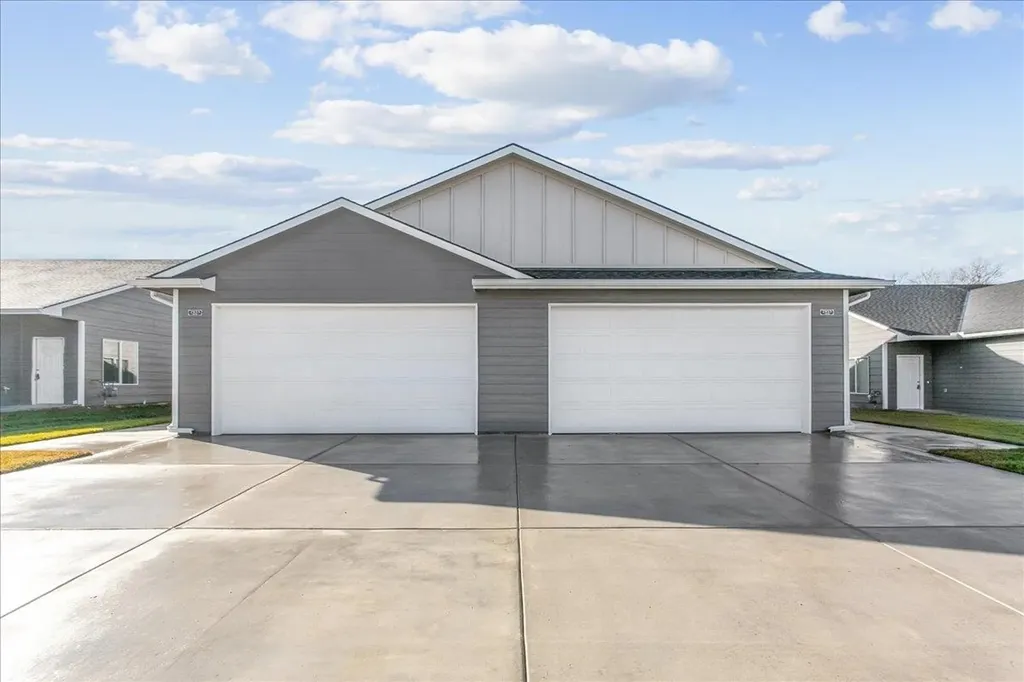 2949 S Bunker Hill Court Wichita KS 67210