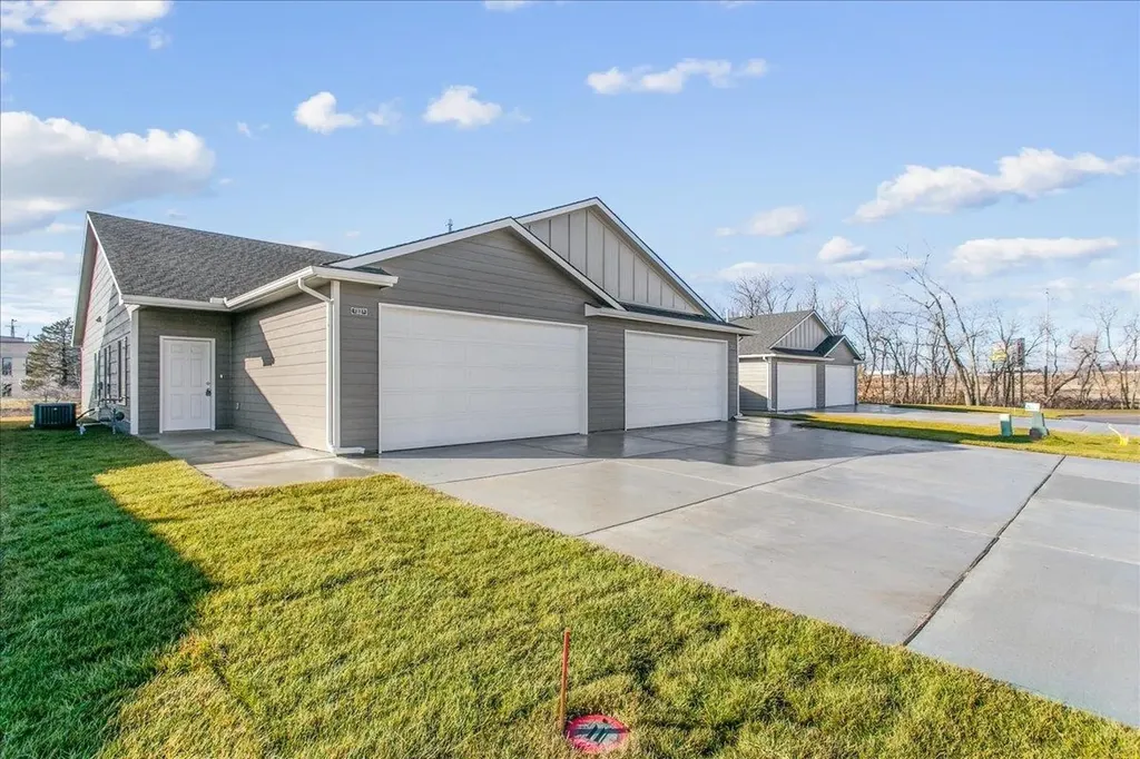 2949 S Bunker Hill Court Wichita KS 67210