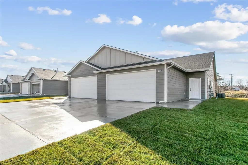 2949 S Bunker Hill Court Wichita KS 67210