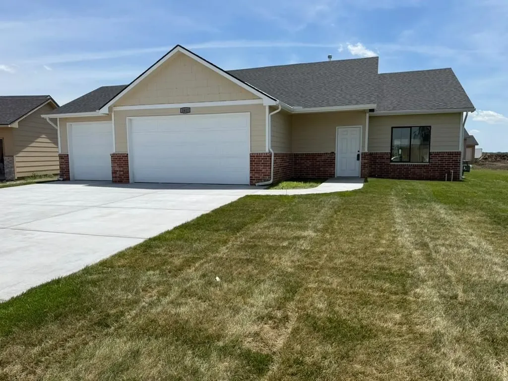 1611 Midway Court Valley Center KS 67147