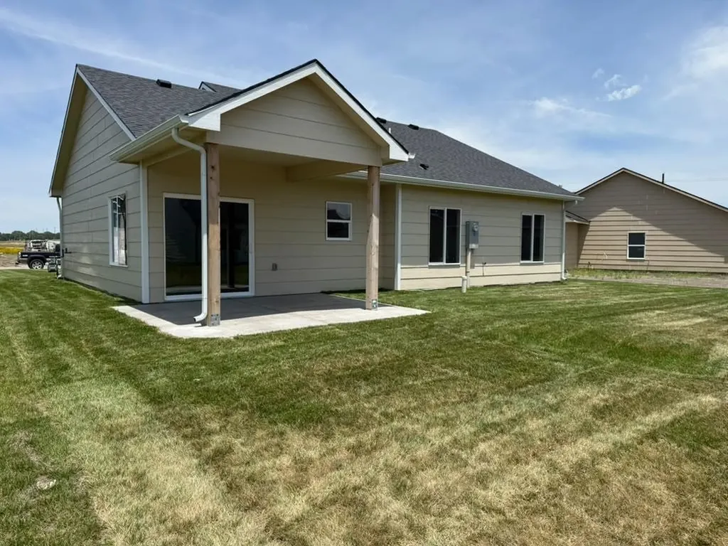 1611 Midway Court Valley Center KS 67147