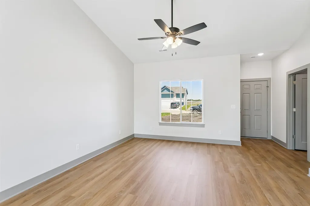 1611 Midway Court Valley Center KS 67147