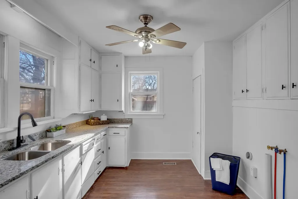 303 E 3rd Street Newton KS 67114