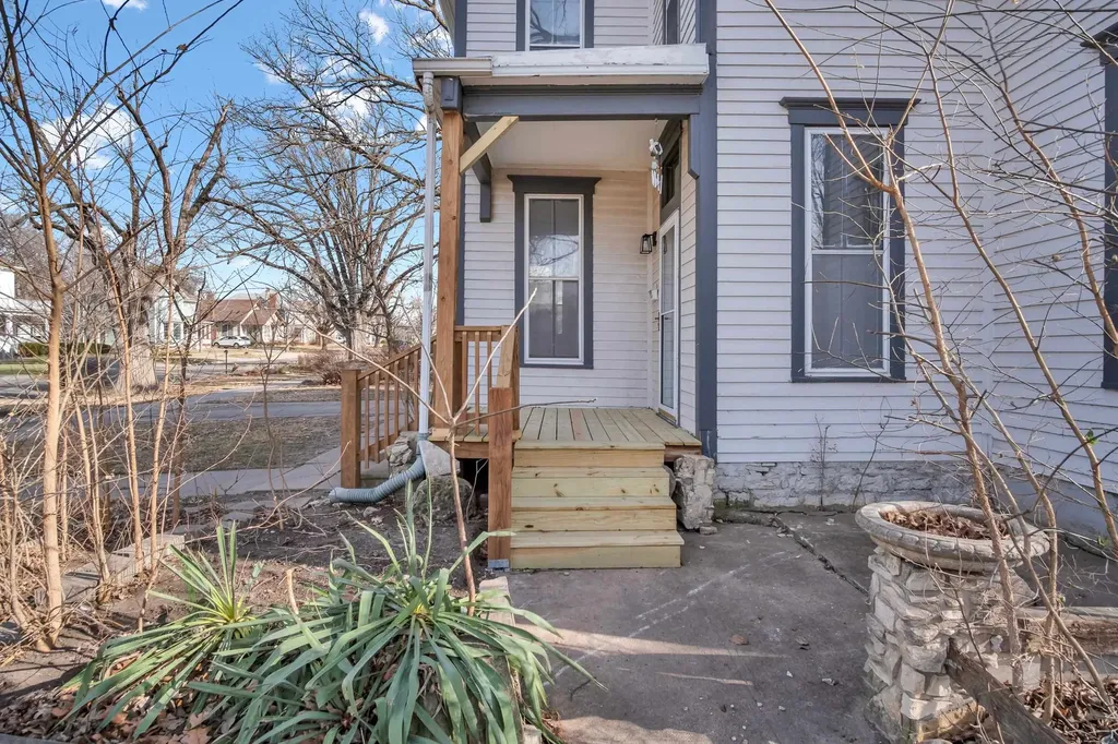 303 E 3rd Street Newton KS 67114
