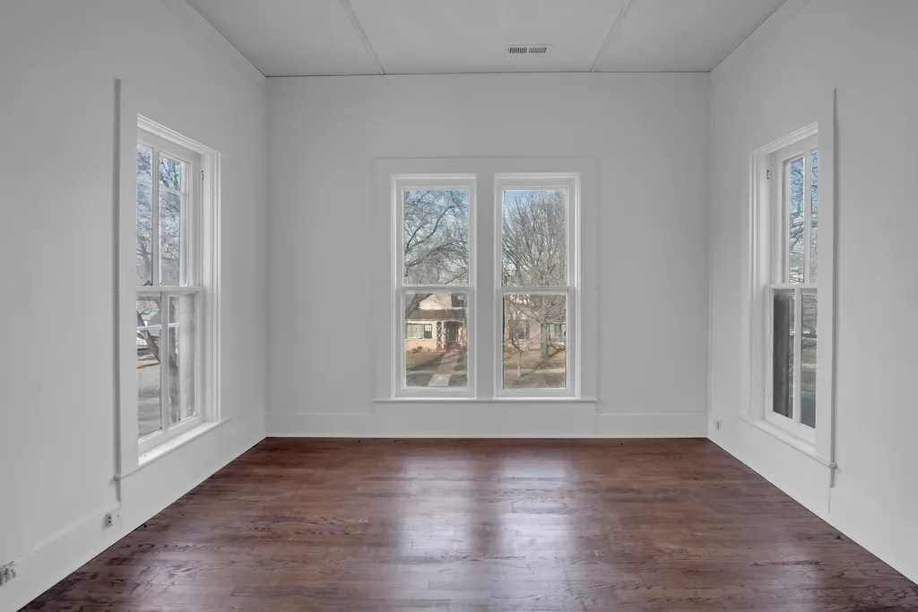 303 E 3rd Street Newton KS 67114
