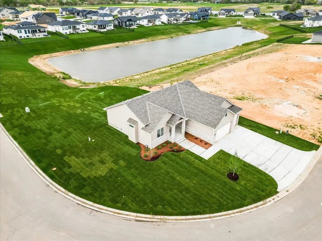 9637 W Cedar Lane Maize KS 67101