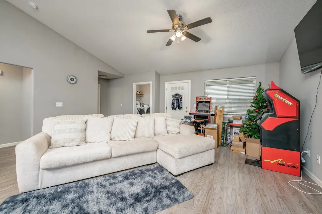 5286-5288 N Cypress Street Bel Aire KS 67226
