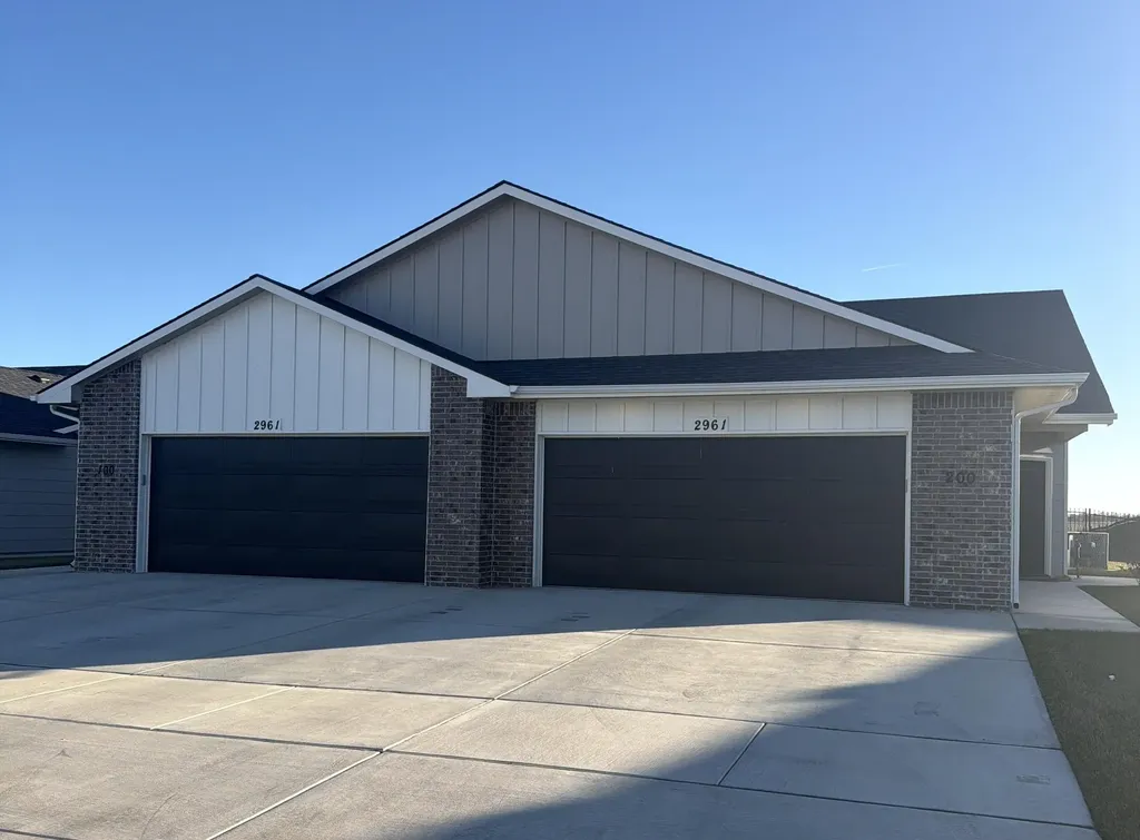 2961 S Maize Court Wichita KS 67215