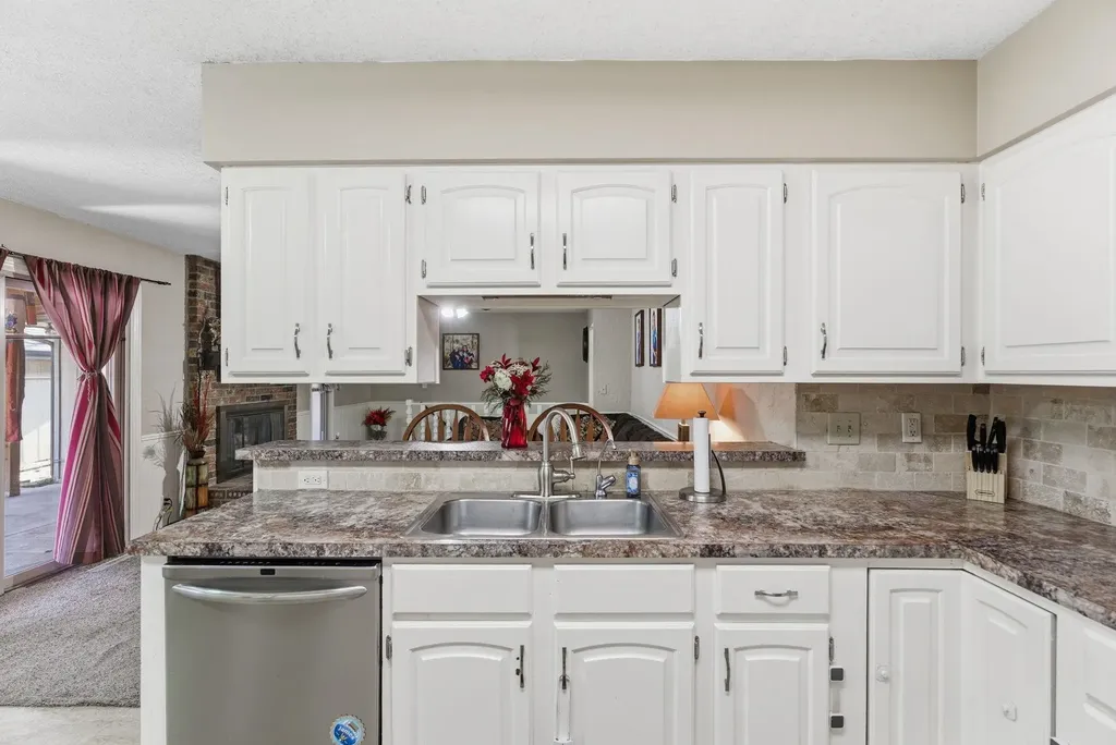 2306 N Addison Circle Wichita KS 67226