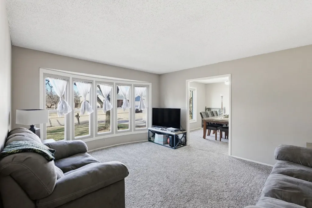 2306 N Addison Circle Wichita KS 67226