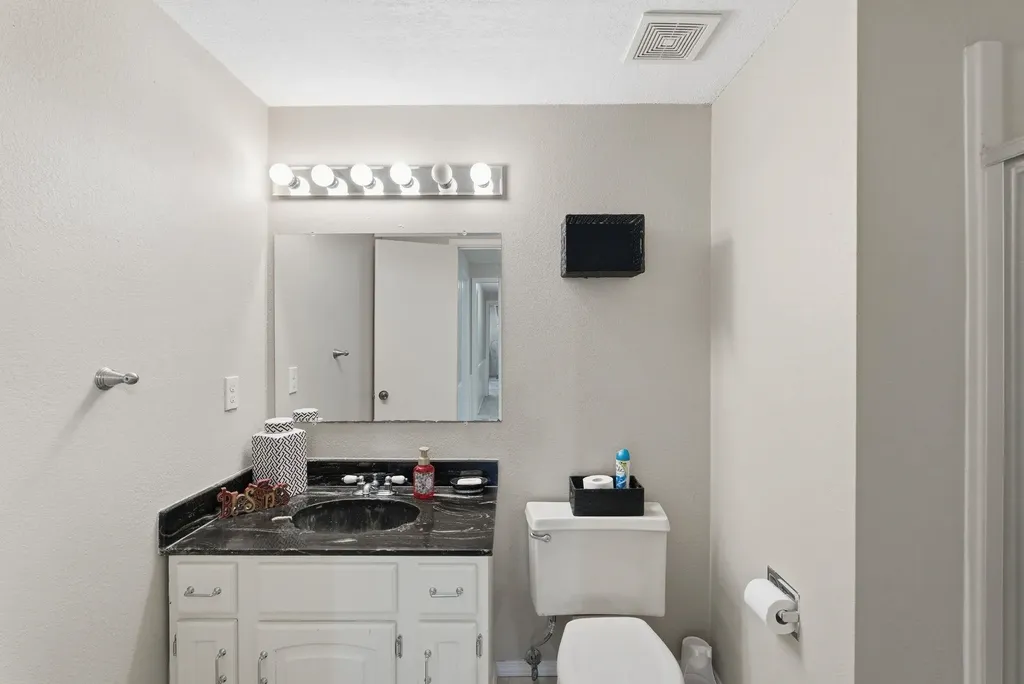 2306 N Addison Circle Wichita KS 67226
