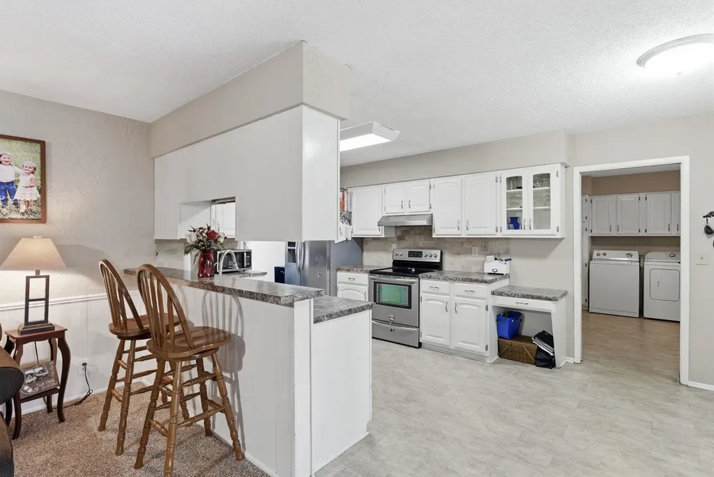 2306 N Addison Circle Wichita KS 67226