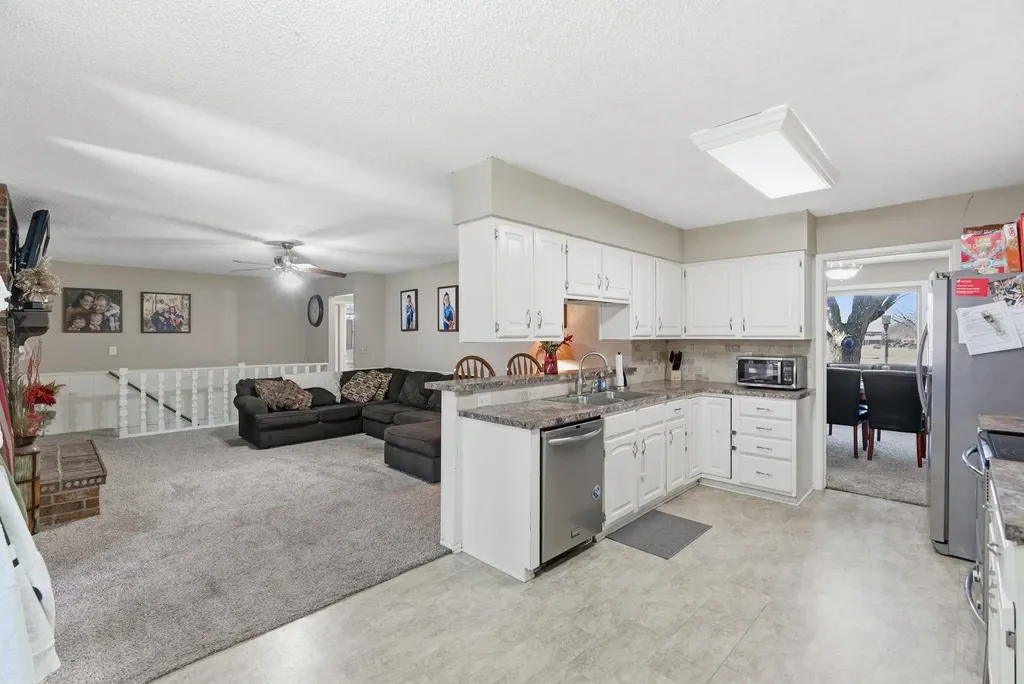 2306 N Addison Circle Wichita KS 67226