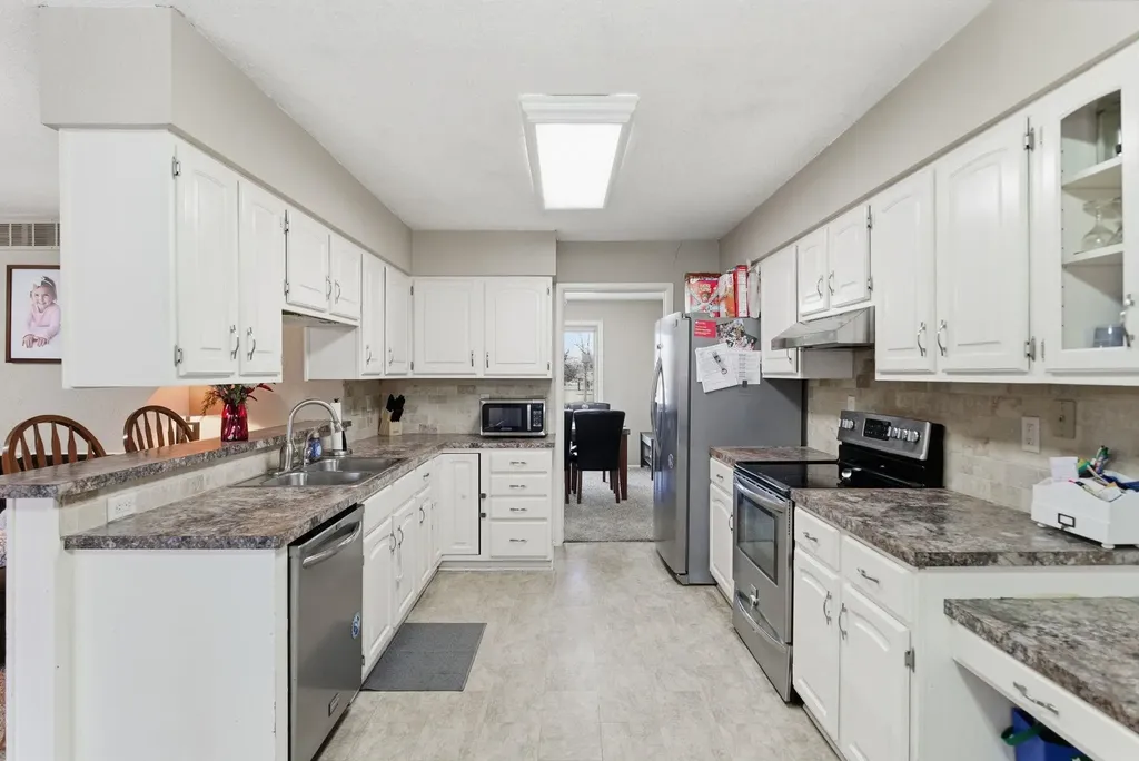 2306 N Addison Circle Wichita KS 67226