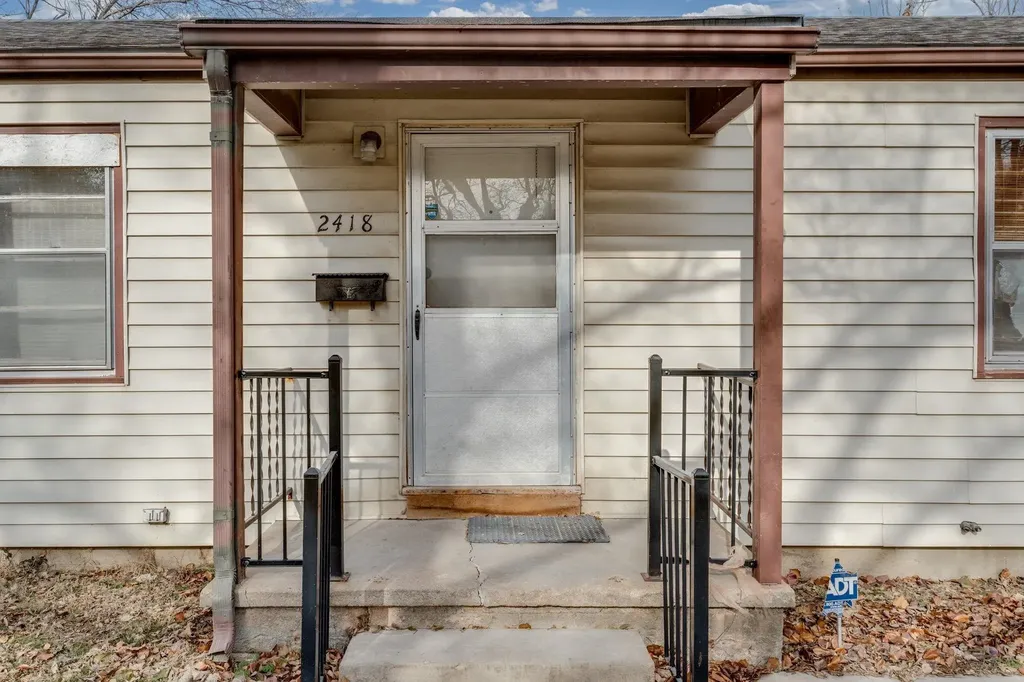 2418 E 8th Street N Wichita KS 67214