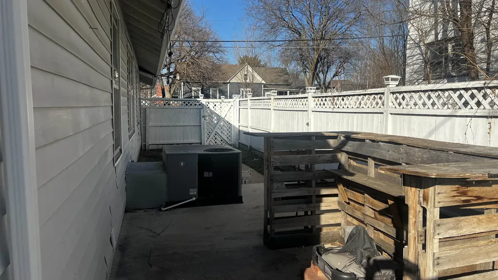 411 W Chestnut Arkansas City KS 67005