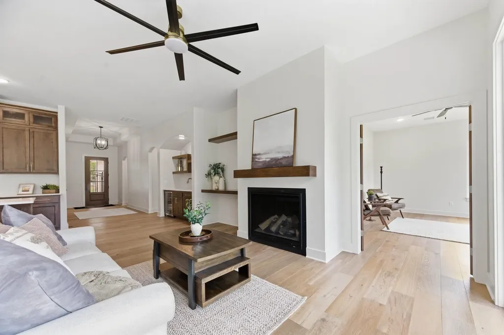 3 E Via Roma Street Wichita KS 67230
