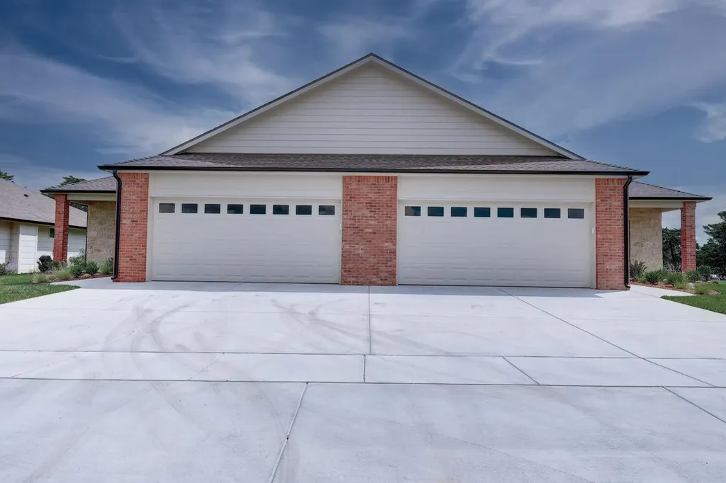 3112 Long Court Winfield KS 67156