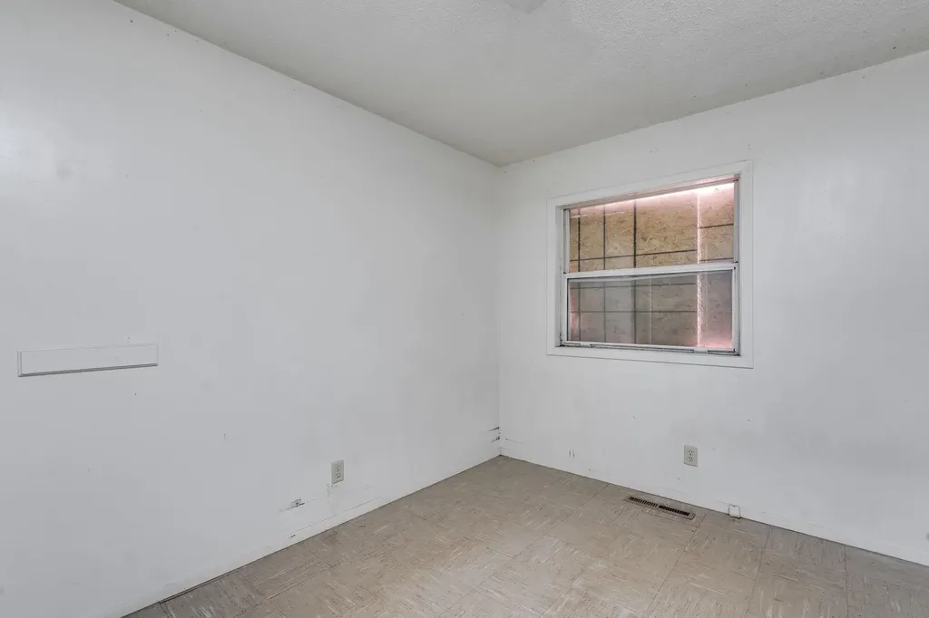 1621 E Berkeley Street Wichita KS 67216
