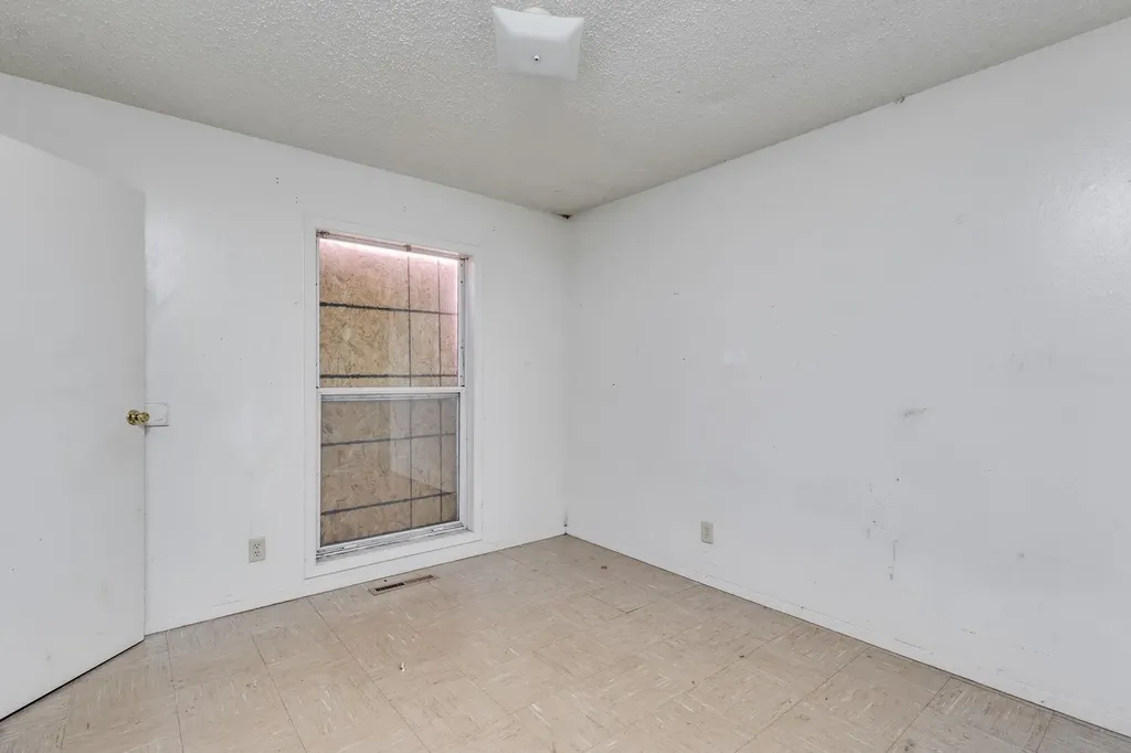 1621 E Berkeley Street Wichita KS 67216