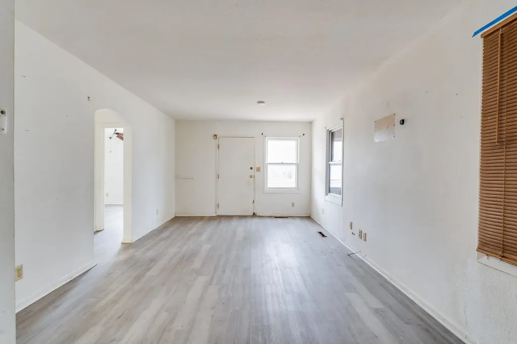 840 N Poplar Wichita KS 67214
