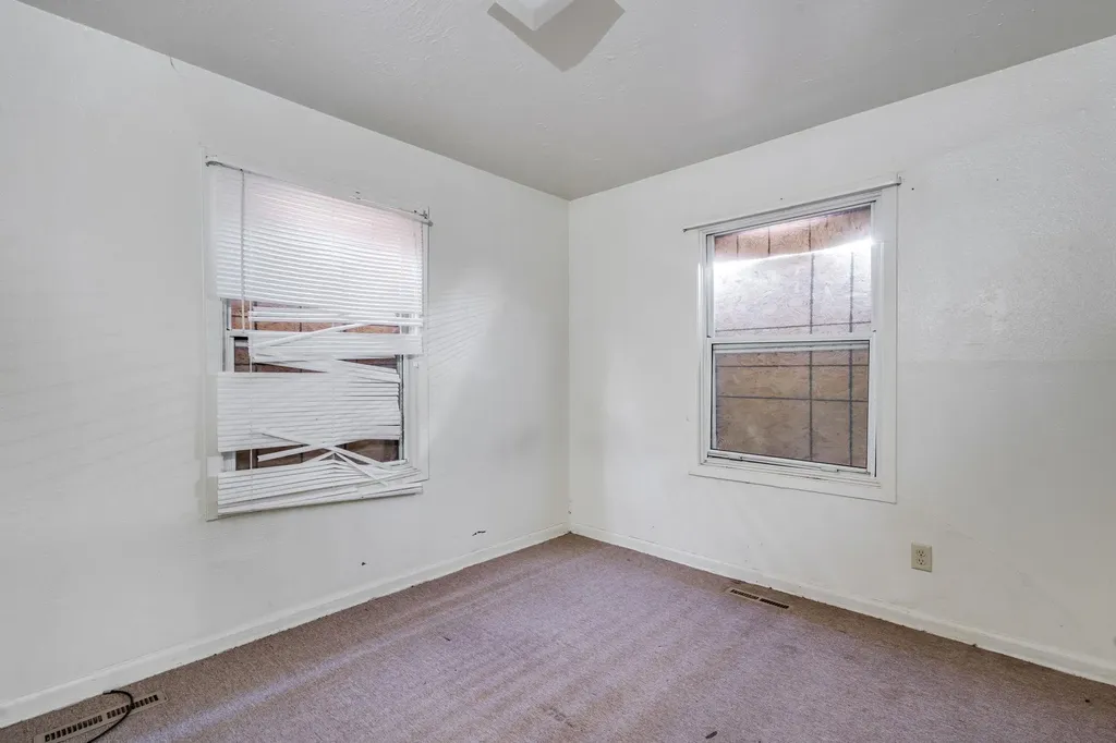 827 N Poplar Street Wichita KS 67214