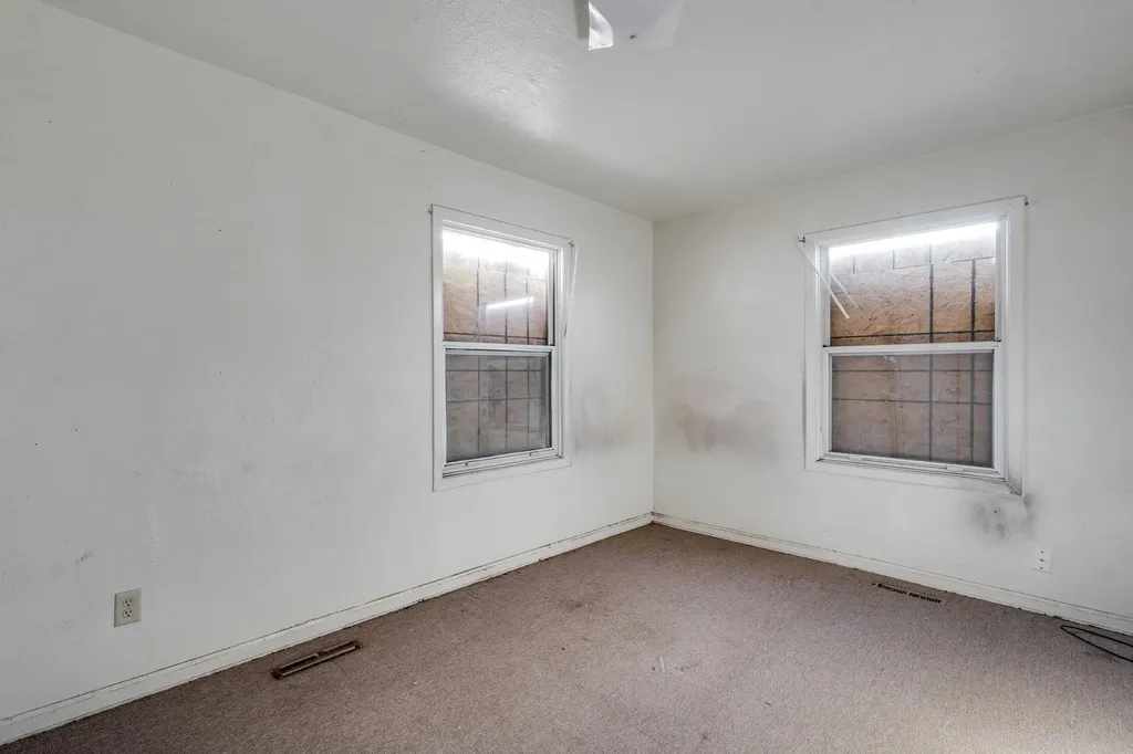 827 N Poplar Street Wichita KS 67214