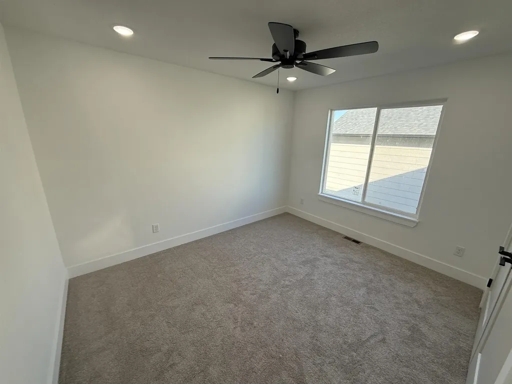 137 E Poplar Circle Goddard KS 67052