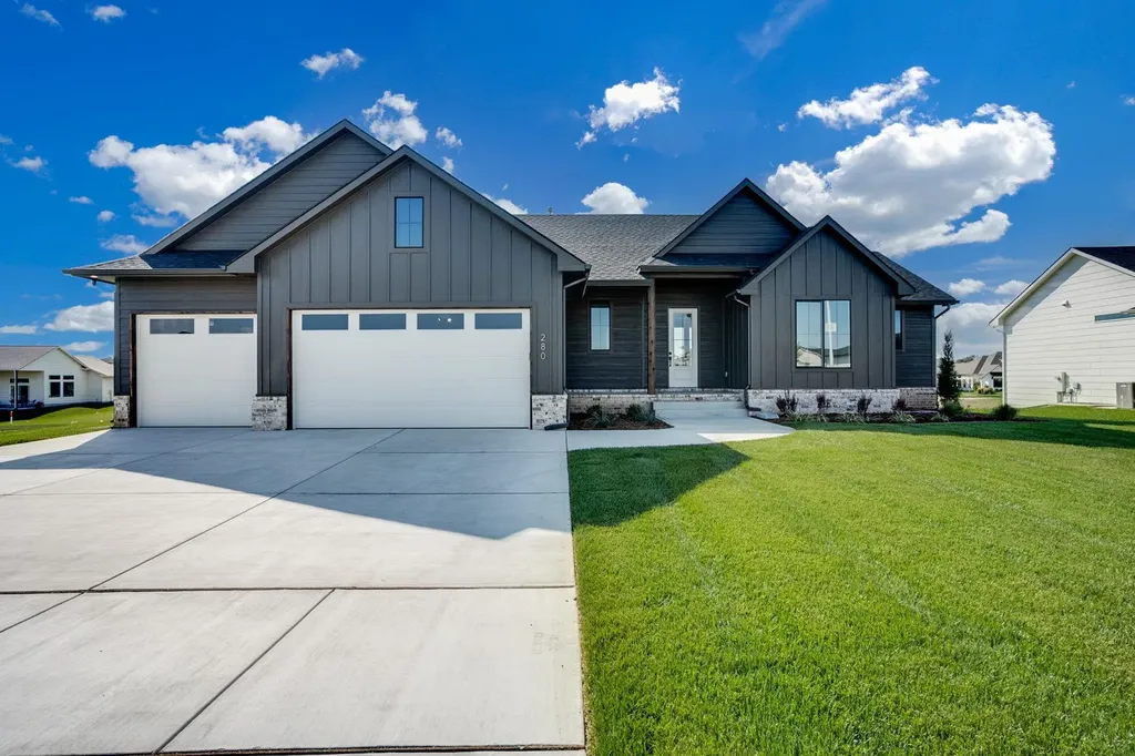 112 S Wellcrest Court Wichita KS 67052