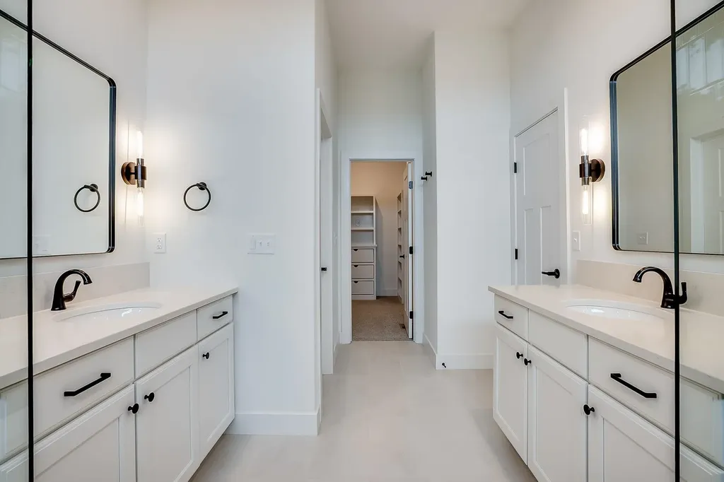 112 S Wellcrest Court Wichita KS 67052