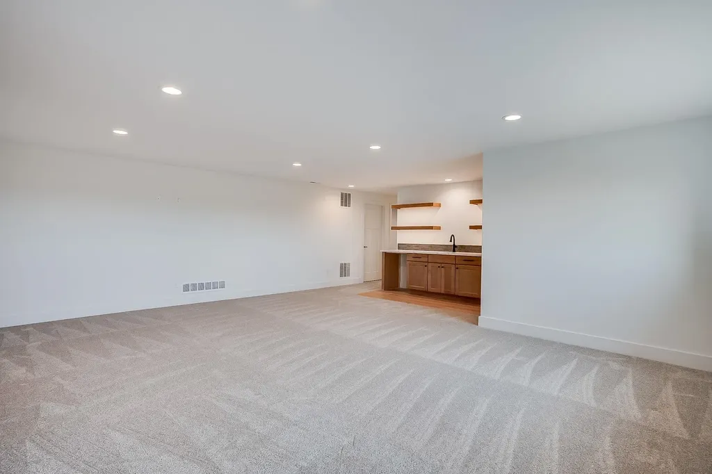 112 S Wellcrest Court Wichita KS 67052