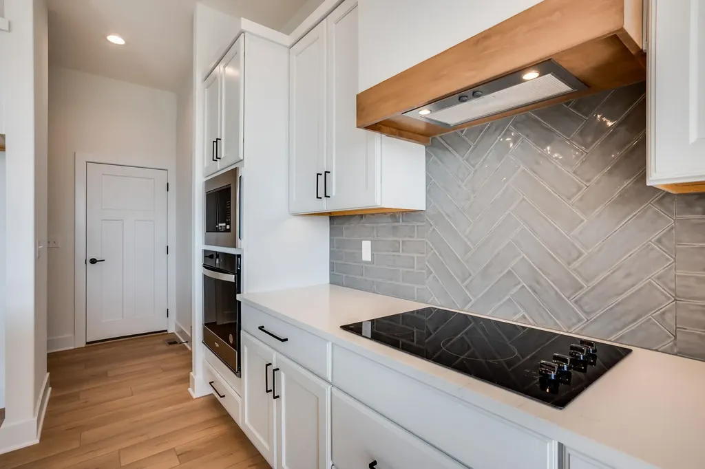 284 S Wellcrest Court Wichita KS 67052