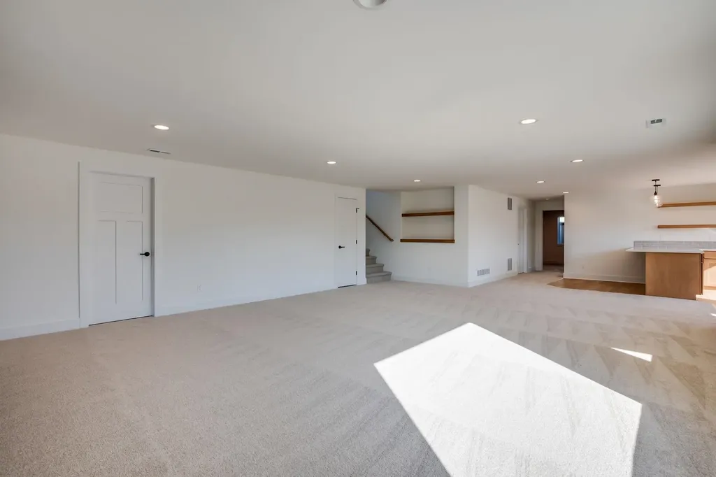 284 S Wellcrest Court Wichita KS 67052