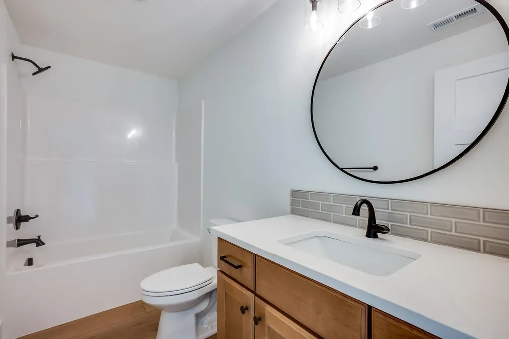 284 S Wellcrest Court Wichita KS 67052