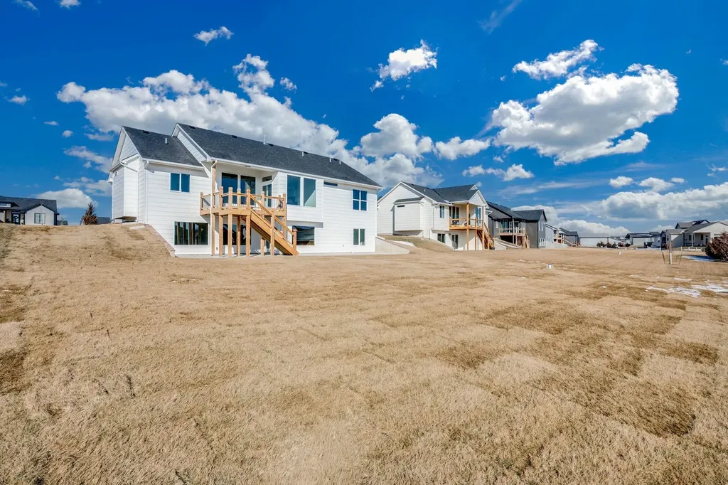 284 S Wellcrest Court Wichita KS 67052