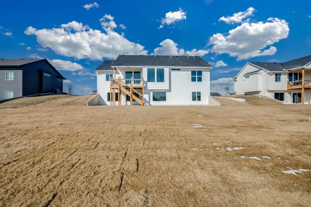284 S Wellcrest Court Wichita KS 67052