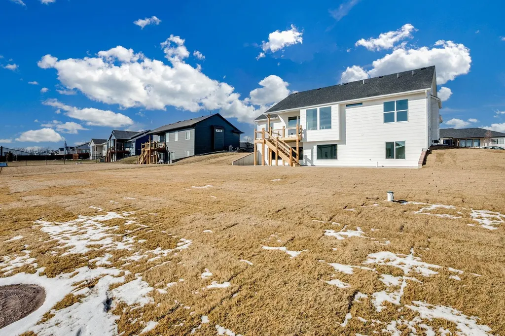 284 S Wellcrest Court Wichita KS 67052