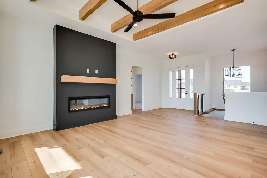 284 S Wellcrest Court Wichita KS 67052
