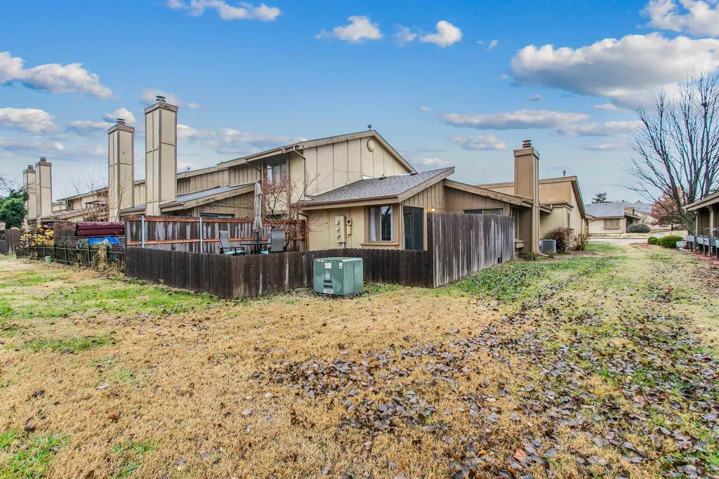 8325 E Harry Street Wichita KS 67207
