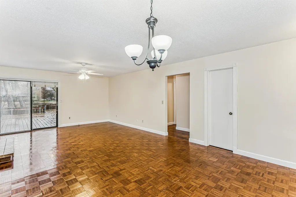 8325 E Harry Street Wichita KS 67207