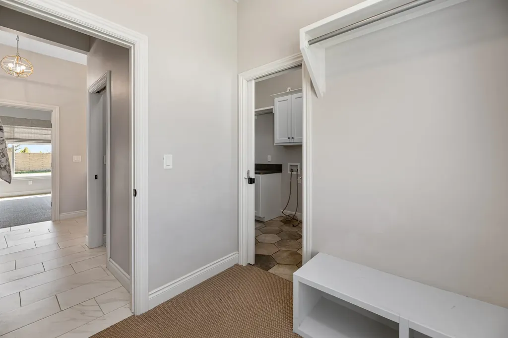 1836 N Split Rail Wichita KS 67230