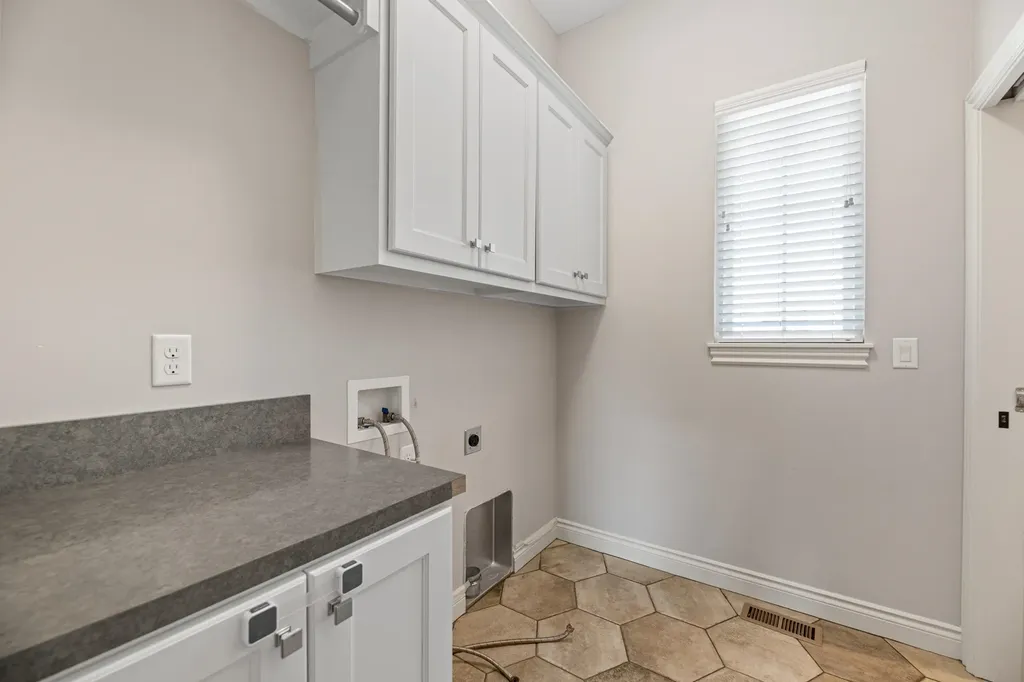 1836 N Split Rail Wichita KS 67230