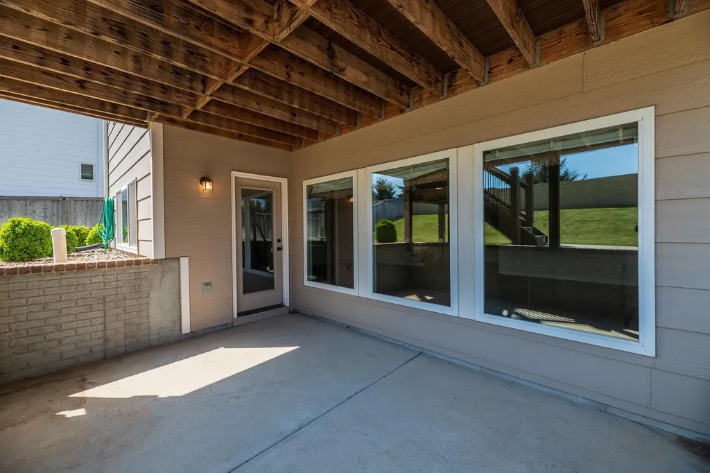 1836 N Split Rail Wichita KS 67230