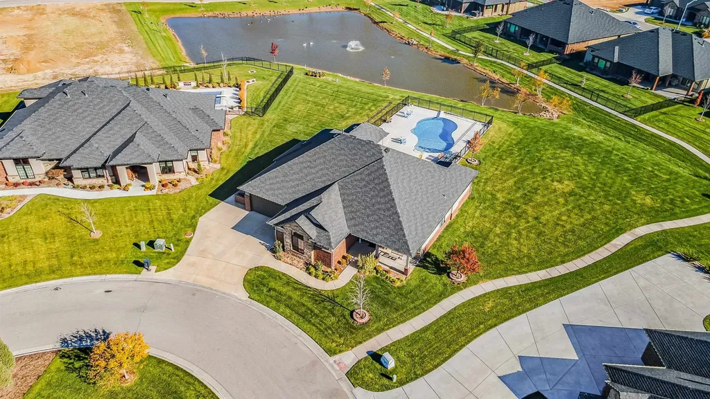 3854 N Red Fox Circle Maize KS 67101