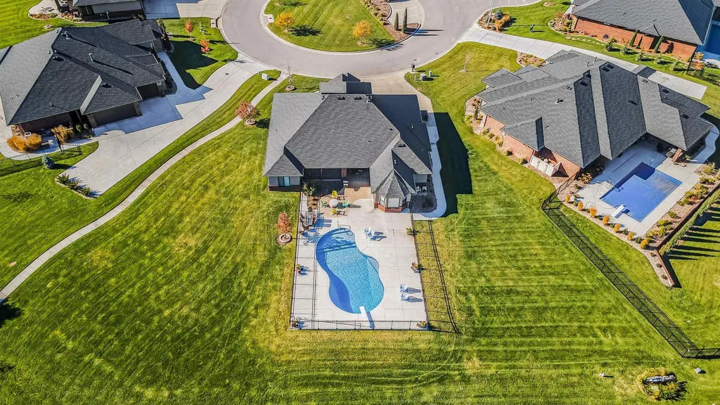 3854 N Red Fox Circle Maize KS 67101