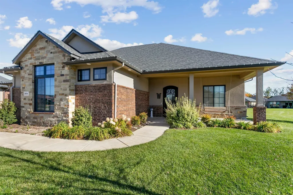 3854 N Red Fox Circle Maize KS 67101