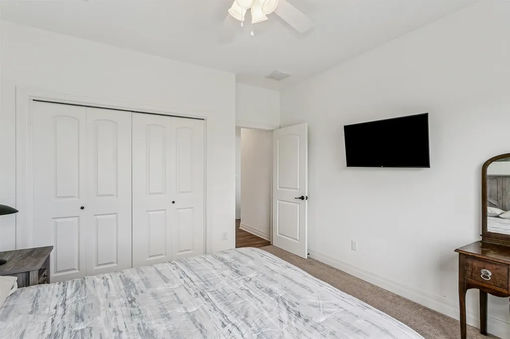 3854 N Red Fox Circle Maize KS 67101