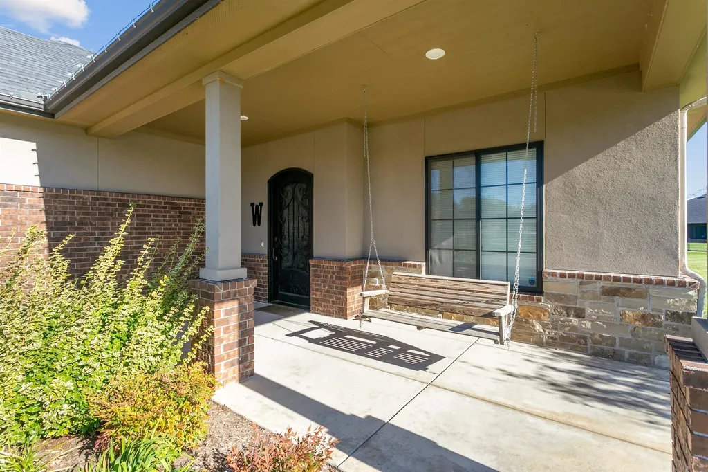 3854 N Red Fox Circle Maize KS 67101