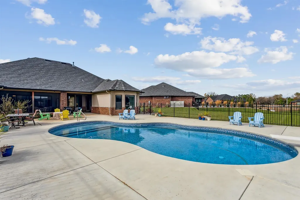 3854 N Red Fox Circle Maize KS 67101